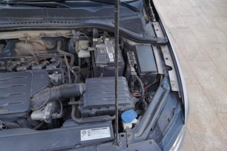 Used Volkswagen Bora 2019 1.5L Automatic Fashion Model Engine Bay Left