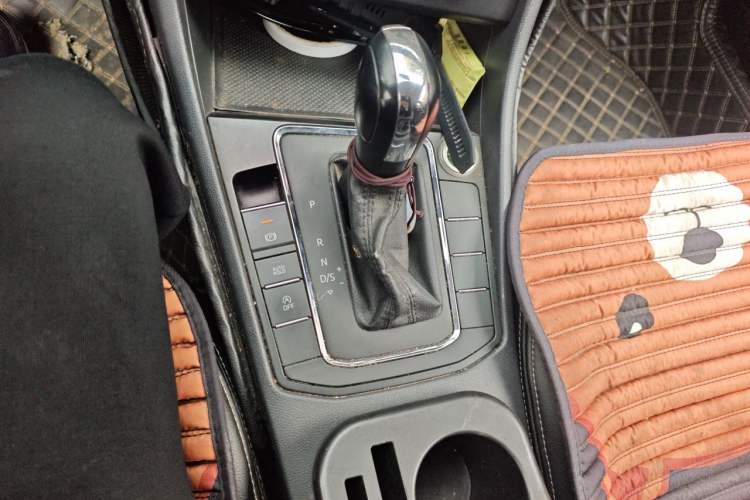 Used Volkswagen Bora 2019 1.5L Automatic Fashion Model Gear Lever