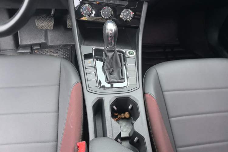 Used Volkswagen Bora 2019 1.5L Automatic Comfort Model Gear Lever