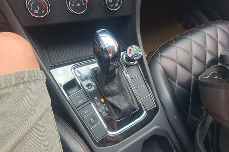 Used Volkswagen Bora 2019 Revised Version 1.5L Automatic Fashionable Style China VI Gear Lever