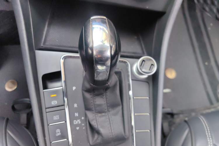 Used Volkswagen Bora 2019 1.5L Automatic Fashion Model Gear Lever