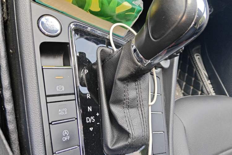Used Volkswagen Bora 2019 1.5L Automatic Elite Version Gear Lever