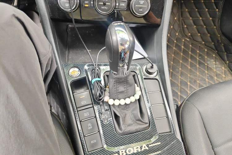 Used Volkswagen Bora 2019 280TSI DSG Elite Model Gear Lever