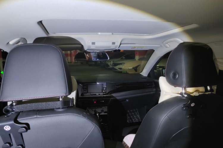 Used Volkswagen Bora 2019 1.5L Automatic Comfort Model Headliner