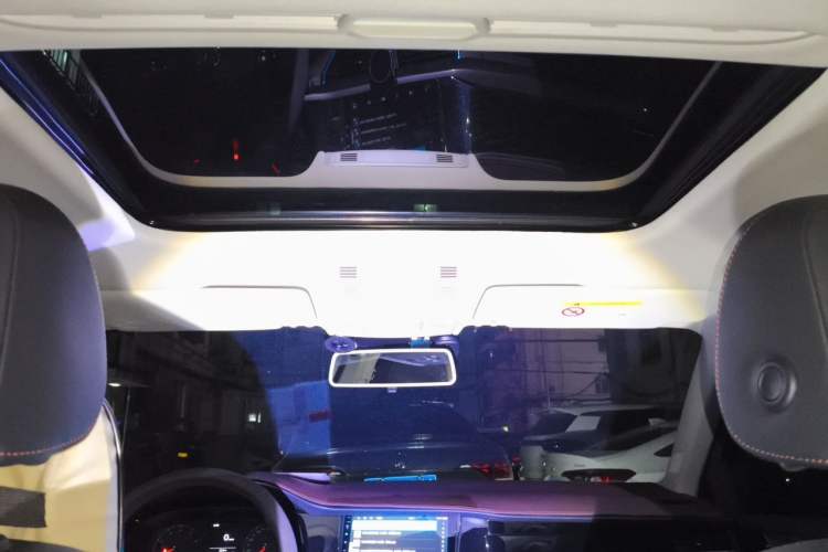 Used Volkswagen Bora 2019 1.5L Manual Comfort Version Headliner