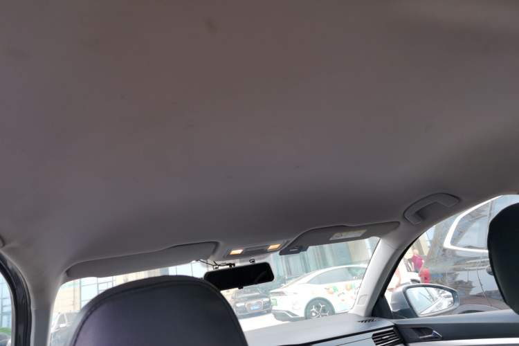 Used Volkswagen Bora 2019 1.5L Automatic Fashion Model Headliner