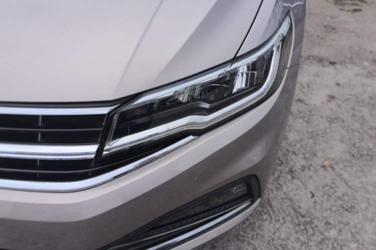 Used Volkswagen Bora 2019 1.5L Automatic Comfort Model Left Front Headlight