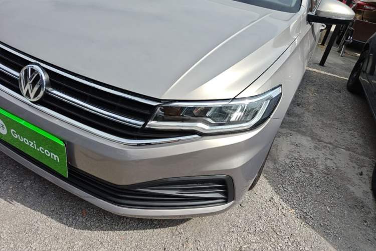 Used Volkswagen Bora 2019 Revised Version 1.5L Manual Fashion Edition China VI Standard Left Front Headlight