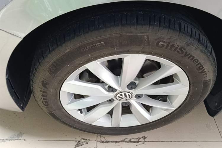 Used Volkswagen Bora 2019 Revised Version 280TSI DSG Elite Edition China VI Standard Left Front Wheel Hub