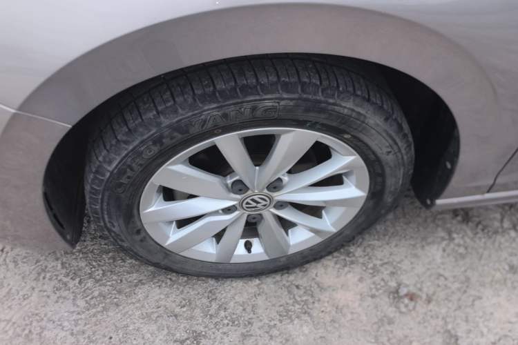 Used Volkswagen Bora 2019 1.5L Automatic Comfort Model Left Front Wheel Hub