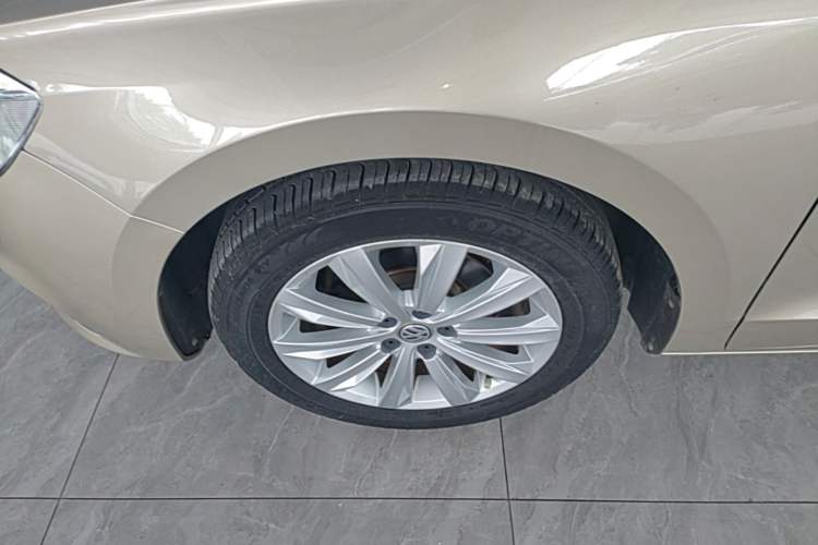 Used Volkswagen Bora 2019 Facelift Bora·Legend 1.5L Manual Fashion Edition China VI Standard Left Front Wheel Hub