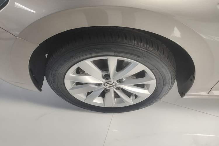 Used Volkswagen Bora 2019 1.5L Automatic Comfort Model Left Front Wheel Hub