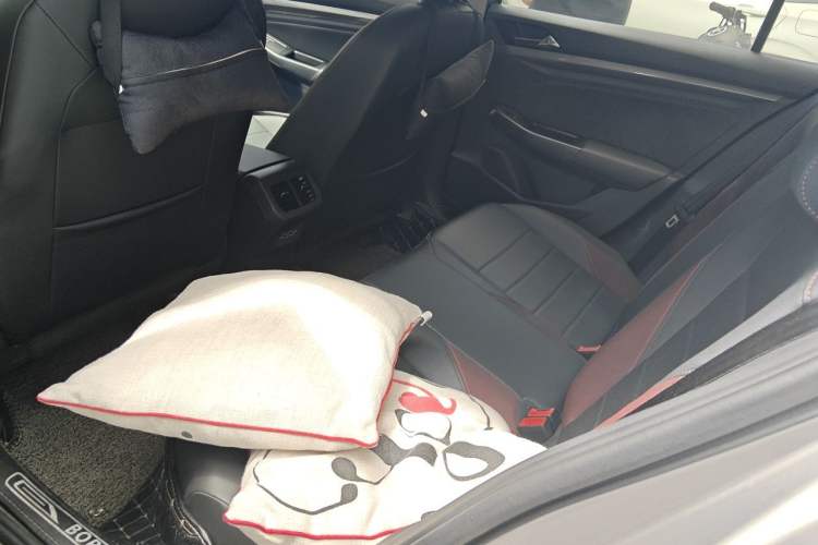 Used Volkswagen Bora 2019 1.5L Automatic Elite Version Left Rear Seat
