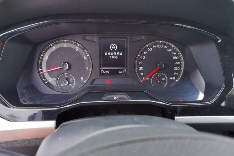 Used Volkswagen Bora 2019 1.5L Automatic Fashion Model Odometer Close Up