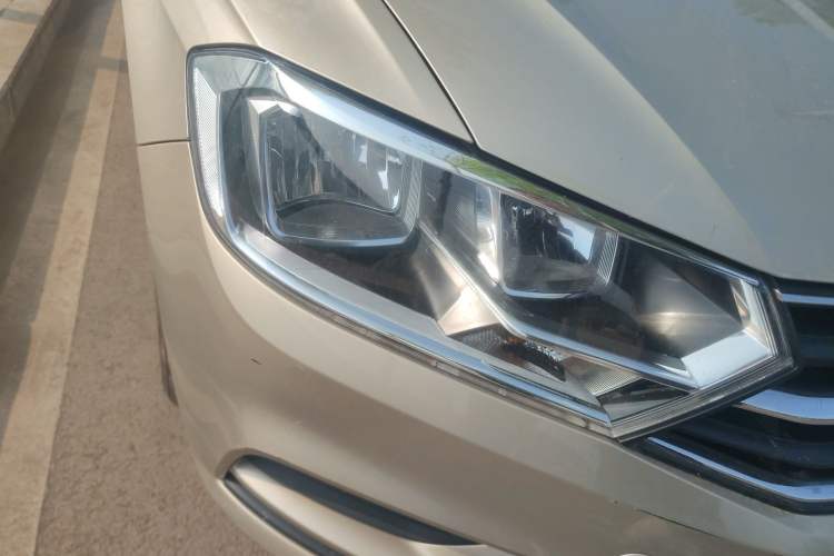 Used Volkswagen Bora 2019 Bora·Legend 1.5L Automatic Fashion Edition China VI Standard Right Front Headlight