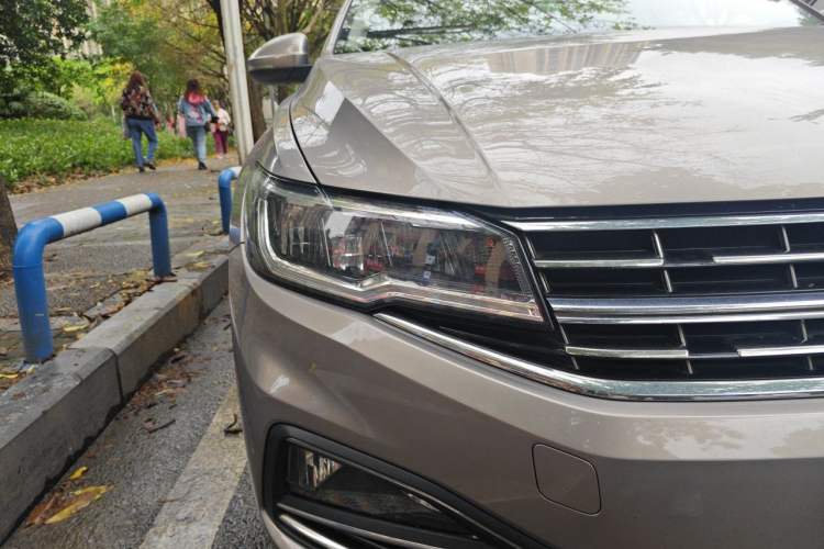Used Volkswagen Bora 2019 280TSI DSG Elite Model Right Front Headlight