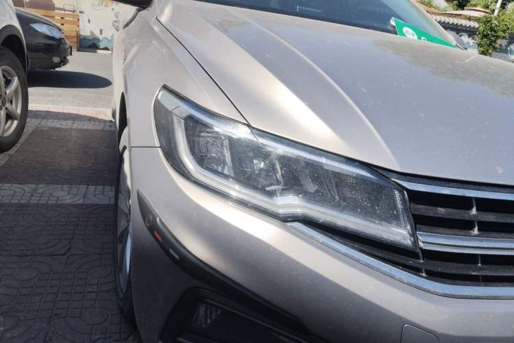 Used Volkswagen Bora 2019 1.5L Automatic Elite Version Right Front Headlight