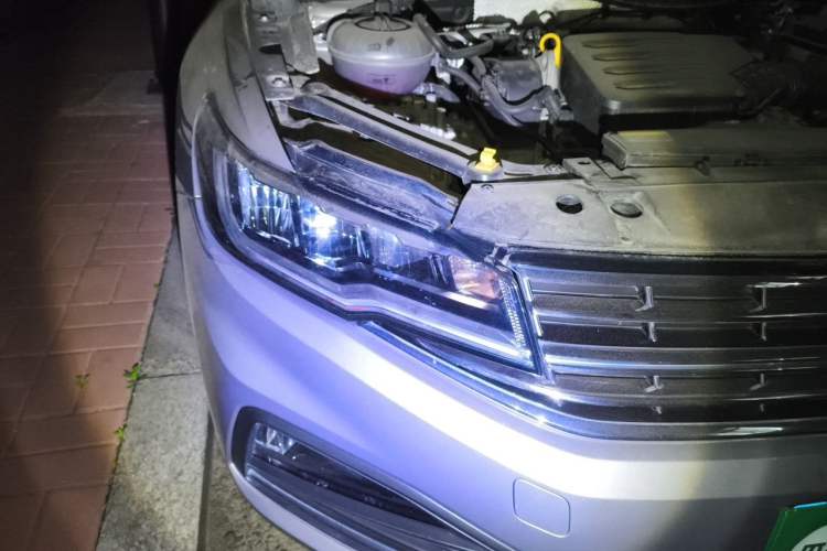 Used Volkswagen Bora 2019 1.5L Manual Comfort Version Right Front Headlight