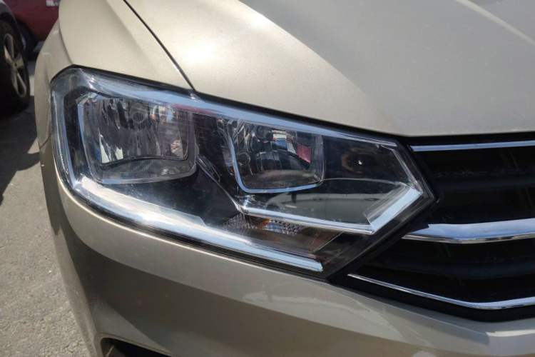 Used Volkswagen Bora 2019 Bora·Legend 1.5L Automatic Fashion Edition China V Standard Right Front Headlight