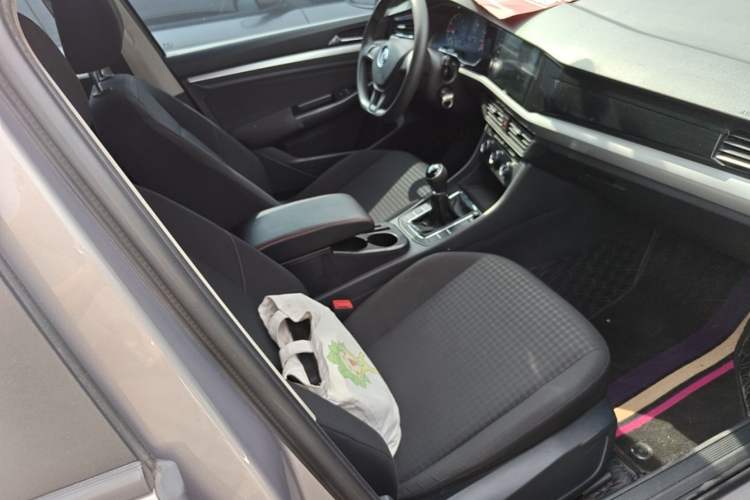 Used Volkswagen Bora 2019 Revised Version 1.5L Manual Fashion Edition China VI Standard Right Front Seat