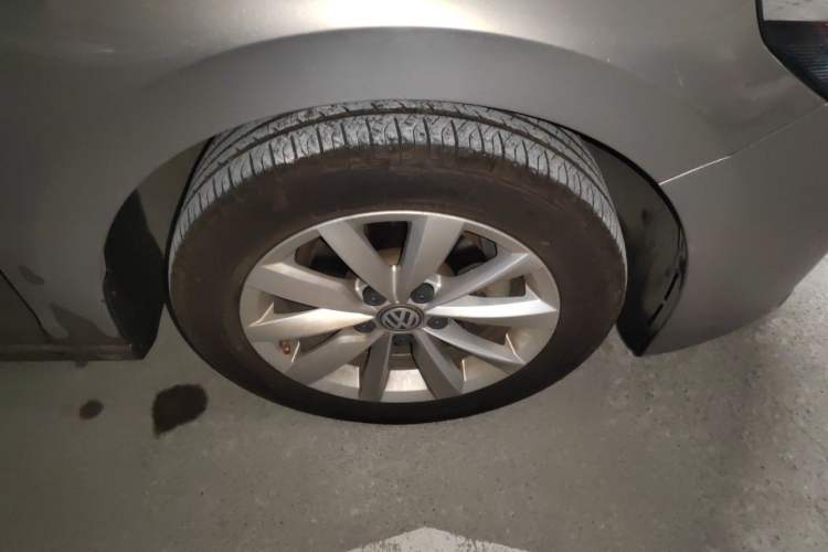 Used Volkswagen Bora 2019 1.5L Automatic Comfort Model Right Front Wheel Hub