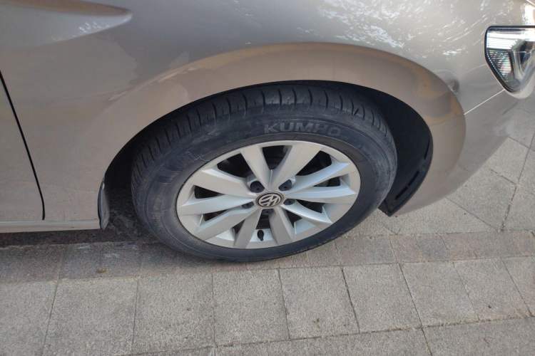 Used Volkswagen Bora 2019 Revised Version 1.5L Automatic Comfort Edition China VI Standard Right Front Wheel Hub