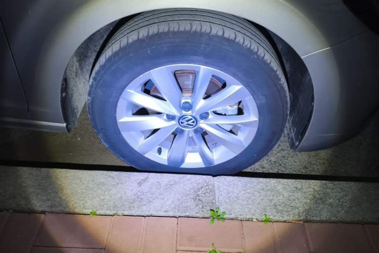 Used Volkswagen Bora 2019 1.5L Manual Comfort Version Right Front Wheel Hub