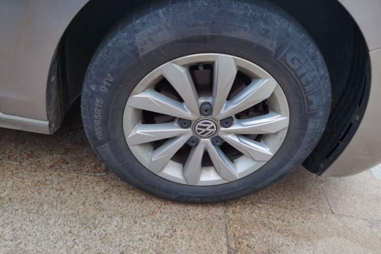 Used Volkswagen Bora 2019 1.5L Automatic Fashion Model Right Front Wheel Hub