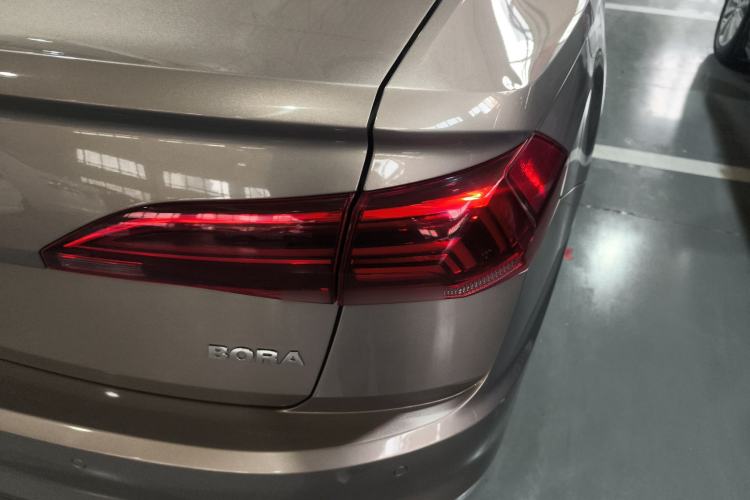 Used Volkswagen Bora 2019 1.5L Automatic Fashion Model Right Rear Taillight