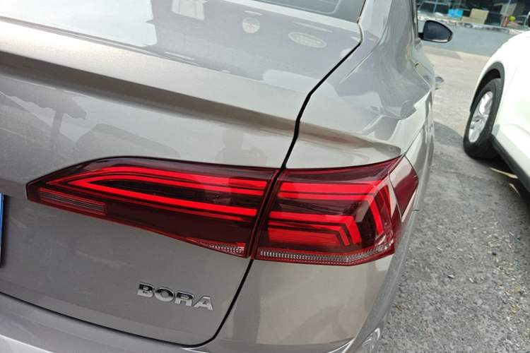 Used Volkswagen Bora 2019 Revised Version 1.5L Manual Fashion Edition China VI Standard Right Rear Taillight