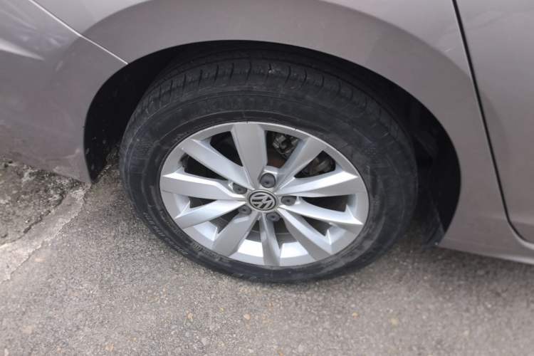 Used Volkswagen Bora 2019 1.5L Automatic Comfort Model Right Rear Wheel Hub
