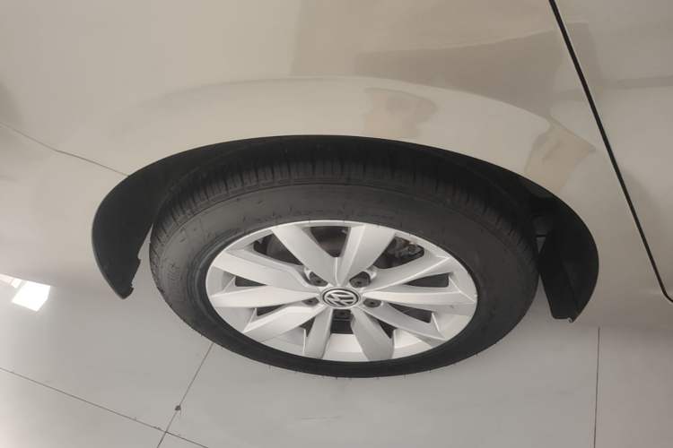 Used Volkswagen Bora 2019 1.5L Automatic Comfort Model Right Rear Wheel Hub