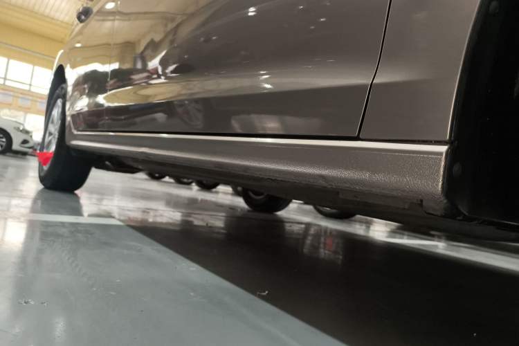 Used Volkswagen Bora 2019 1.5L Automatic Fashion Model Right Side Sill