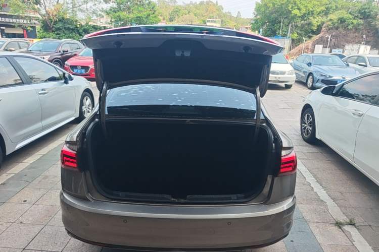 Used Volkswagen Bora 2019 Revised Version 1.5L Automatic Fashionable Style China VI Trunk