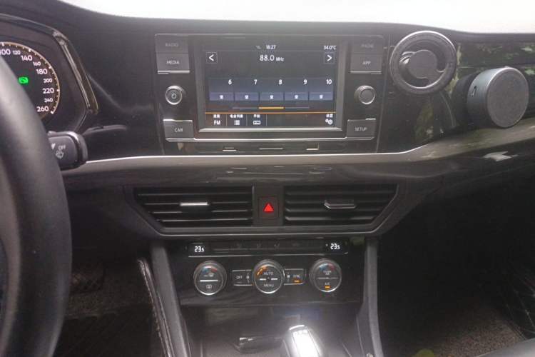 Used Volkswagen Bora 2019 Revised Version 280TSI DSG Elite Edition China VI Standard Audio And AC Panel