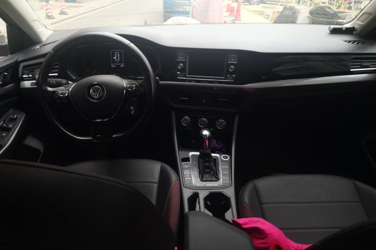Used Volkswagen Bora 2019 Revised Version 1.5L Automatic Comfort Edition China VI Standard Center Console