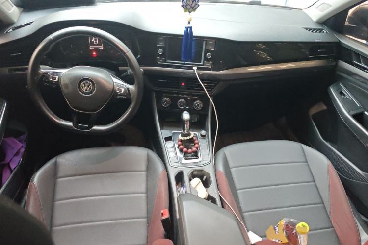Used Volkswagen Bora 2019 Revised Version 1.5L Automatic Comfort Edition China VI Standard Center Console