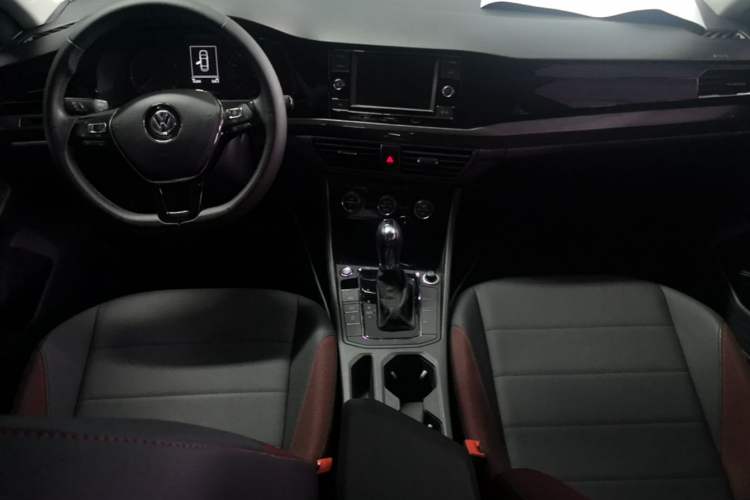 Used Volkswagen Bora 2019 1.5L Automatic Elite Version Center Console