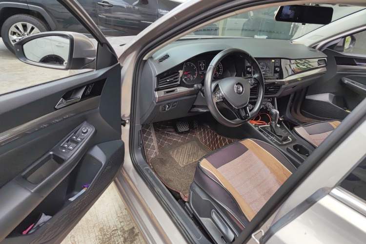 Used Volkswagen Bora 2019 Revised Version 1.5L Automatic Elite Edition China VI Standard Driver Seat