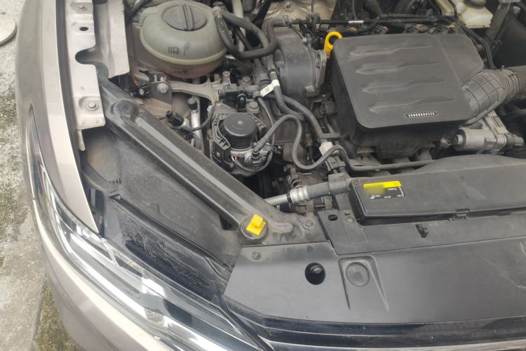 Used Volkswagen Bora 2019 Revised Version 1.5L Automatic Comfort Edition China VI Standard Engine Bay Right