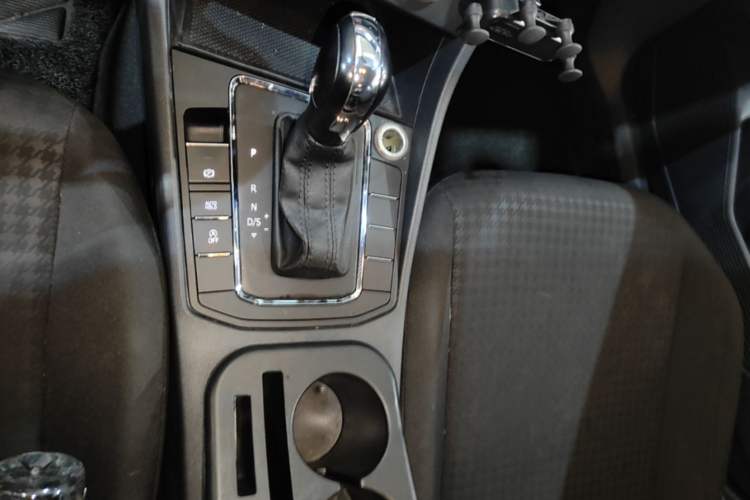 Used Volkswagen Bora 2019 1.5L Automatic Fashion Model Gear Lever