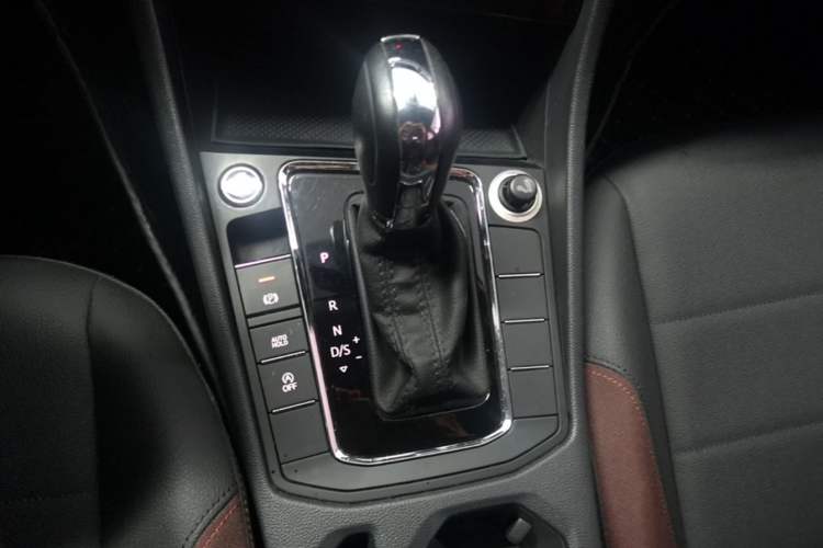 Used Volkswagen Bora 2019 1.5L Automatic Elite Version Gear Lever