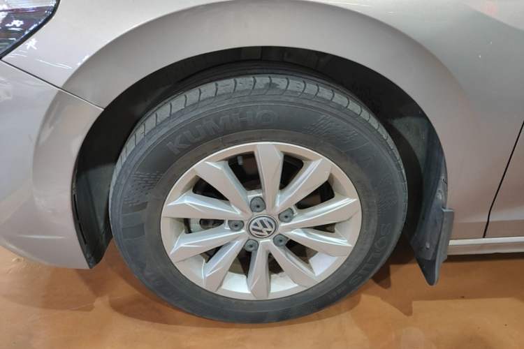 Used Volkswagen Bora 2019 1.5L Automatic Fashion Model Left Front Wheel Hub