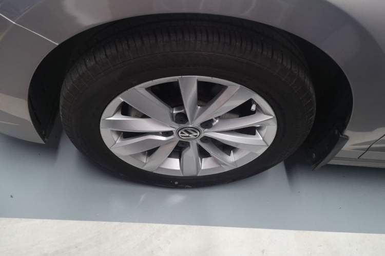 Used Volkswagen Bora 2019 1.5L Automatic Elite Version Left Front Wheel Hub