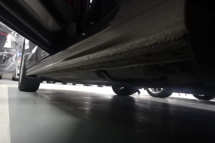 Used Volkswagen Bora 2019 1.5L Automatic Elite Version Left Side Sill