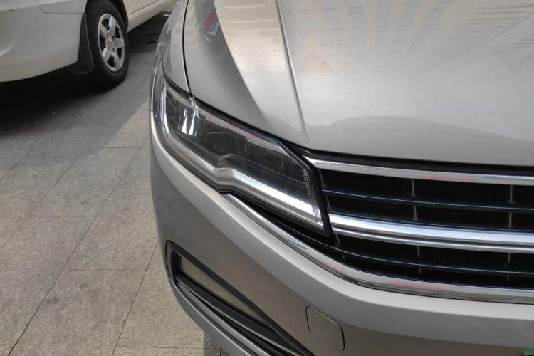 Used Volkswagen Bora 2019 Revised Version 1.5L Automatic Elite Edition China VI Standard Right Front Headlight