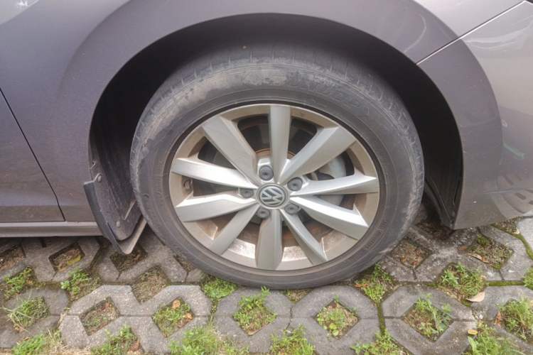 Used Volkswagen Bora 2019 Revised Version 280TSI DSG Elite Edition China VI Standard Right Front Wheel Hub