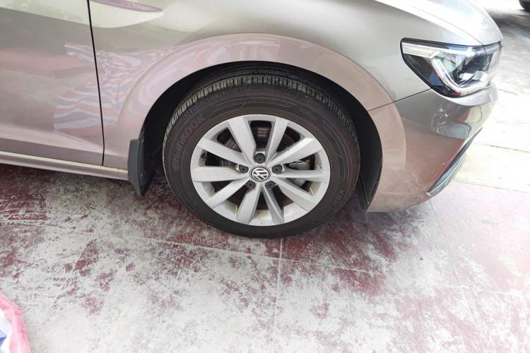 Used Volkswagen Bora 2019 Revised Version 1.5L Automatic Elite Edition China VI Standard Right Front Wheel Hub