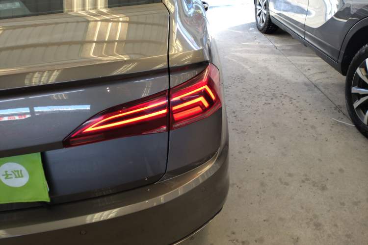 Used Volkswagen Bora 2019 Revised Version 1.5L Automatic Elite Edition China V Standard Right Rear Taillight