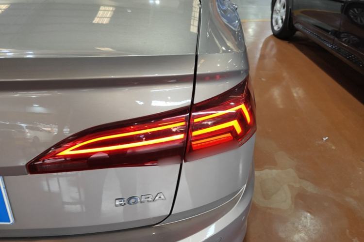 Used Volkswagen Bora 2019 1.5L Automatic Fashion Model Right Rear Taillight